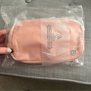 NWT Lululemon Everywhere Belt Bag Melon Sorbet